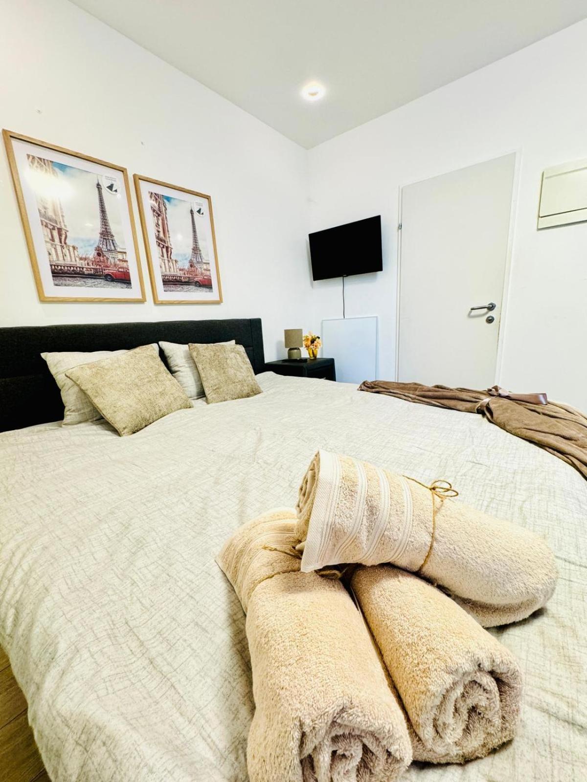 Central King Studio - 10 Mins Walk From Downtown فيينا المظهر الخارجي الصورة