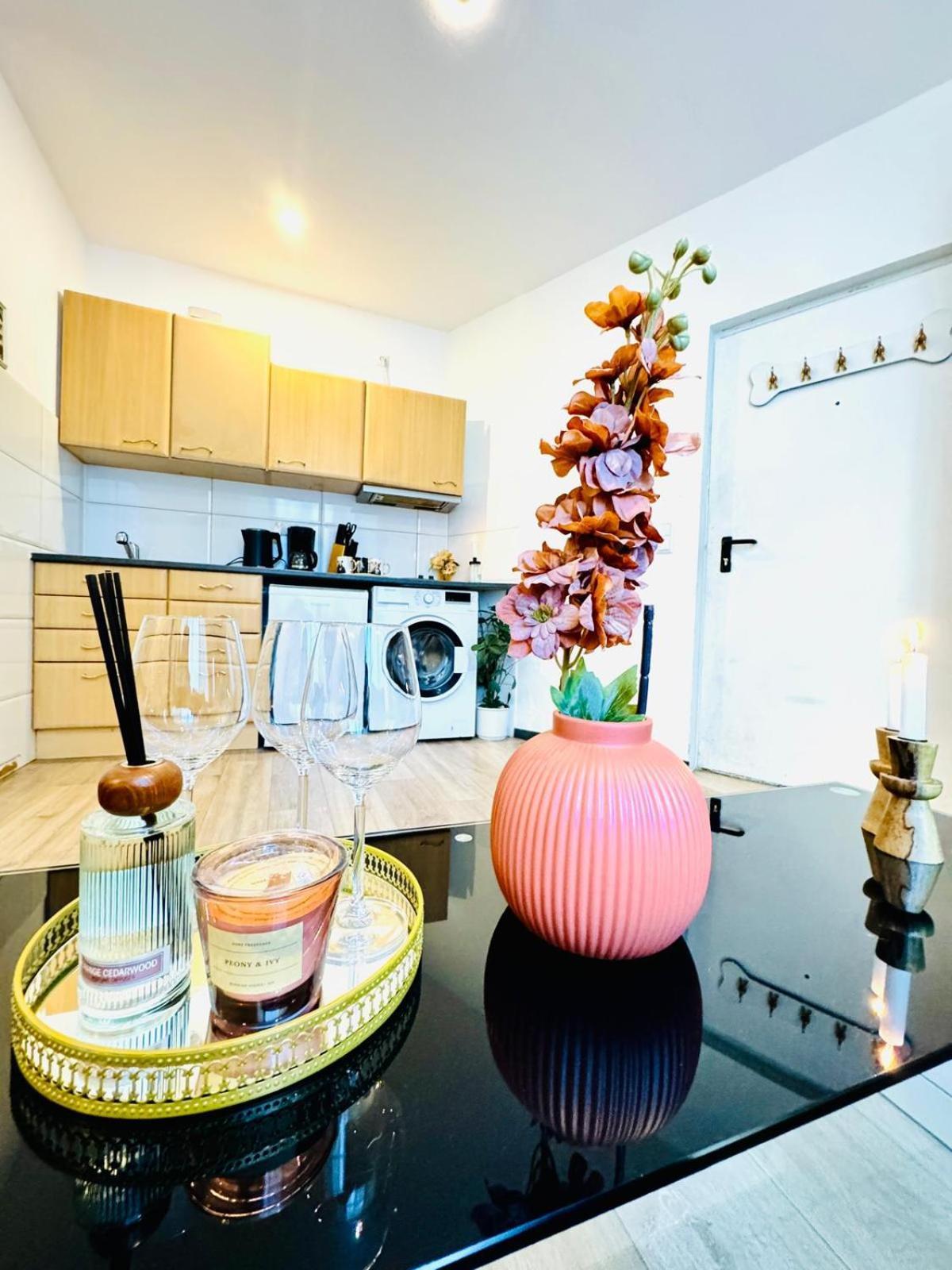 Central King Studio - 10 Mins Walk From Downtown فيينا المظهر الخارجي الصورة