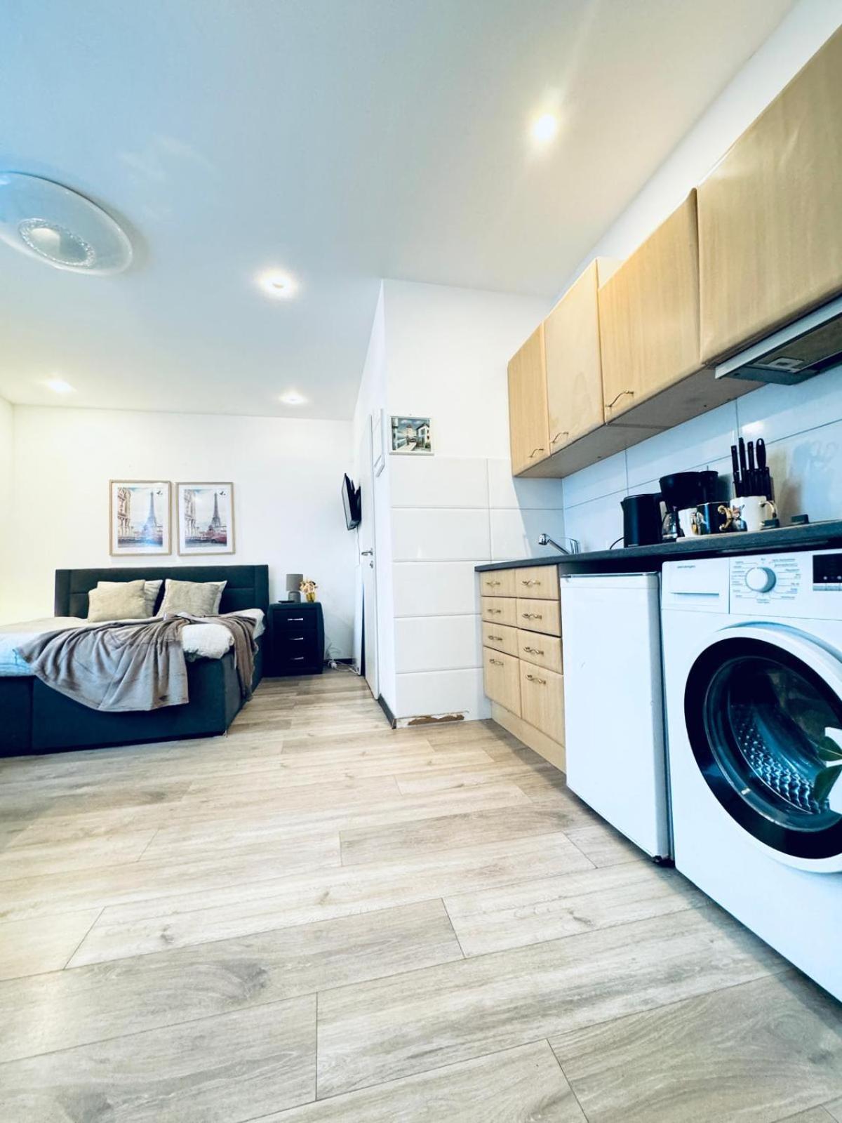 Central King Studio - 10 Mins Walk From Downtown فيينا المظهر الخارجي الصورة