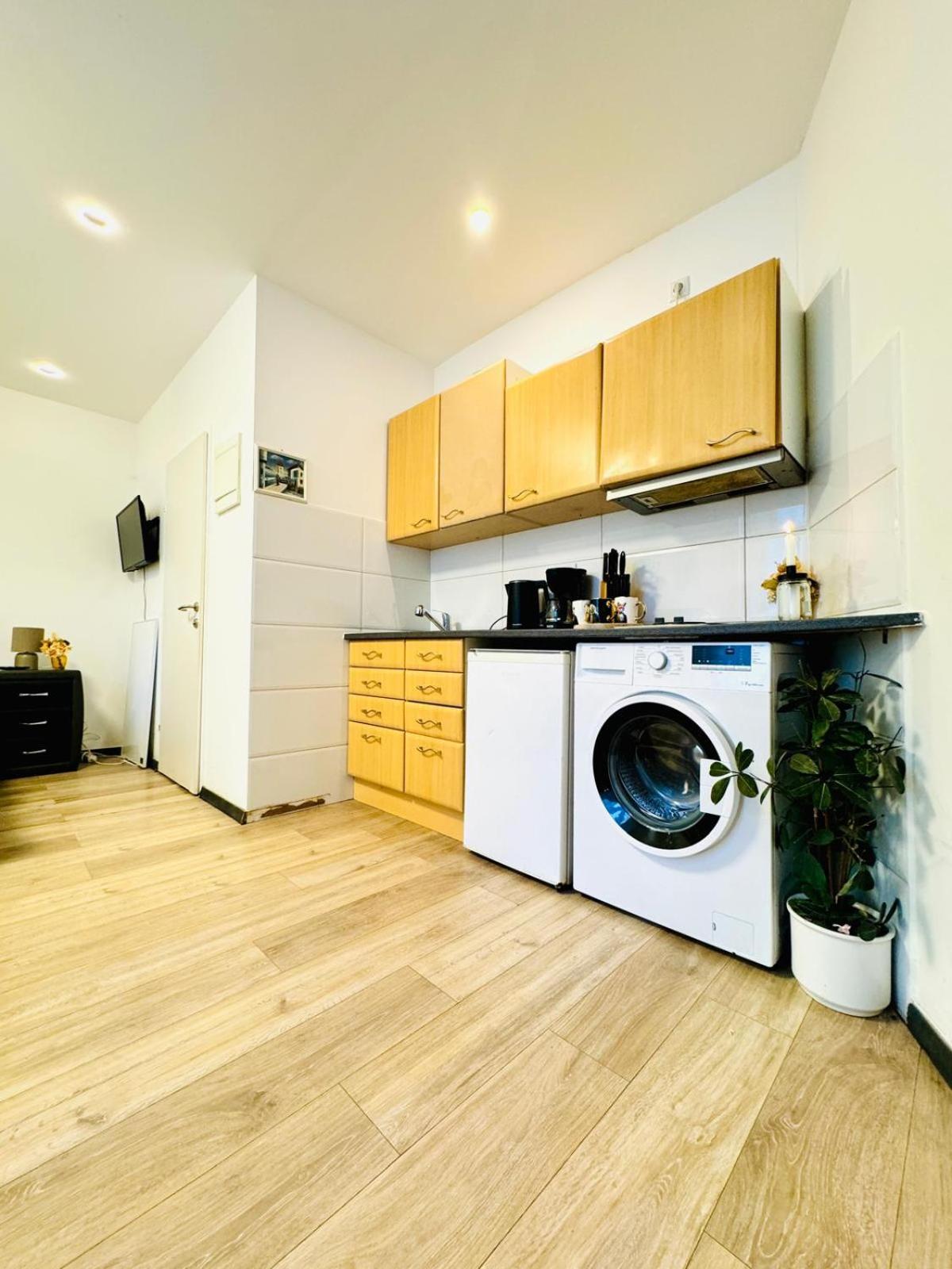 Central King Studio - 10 Mins Walk From Downtown فيينا المظهر الخارجي الصورة