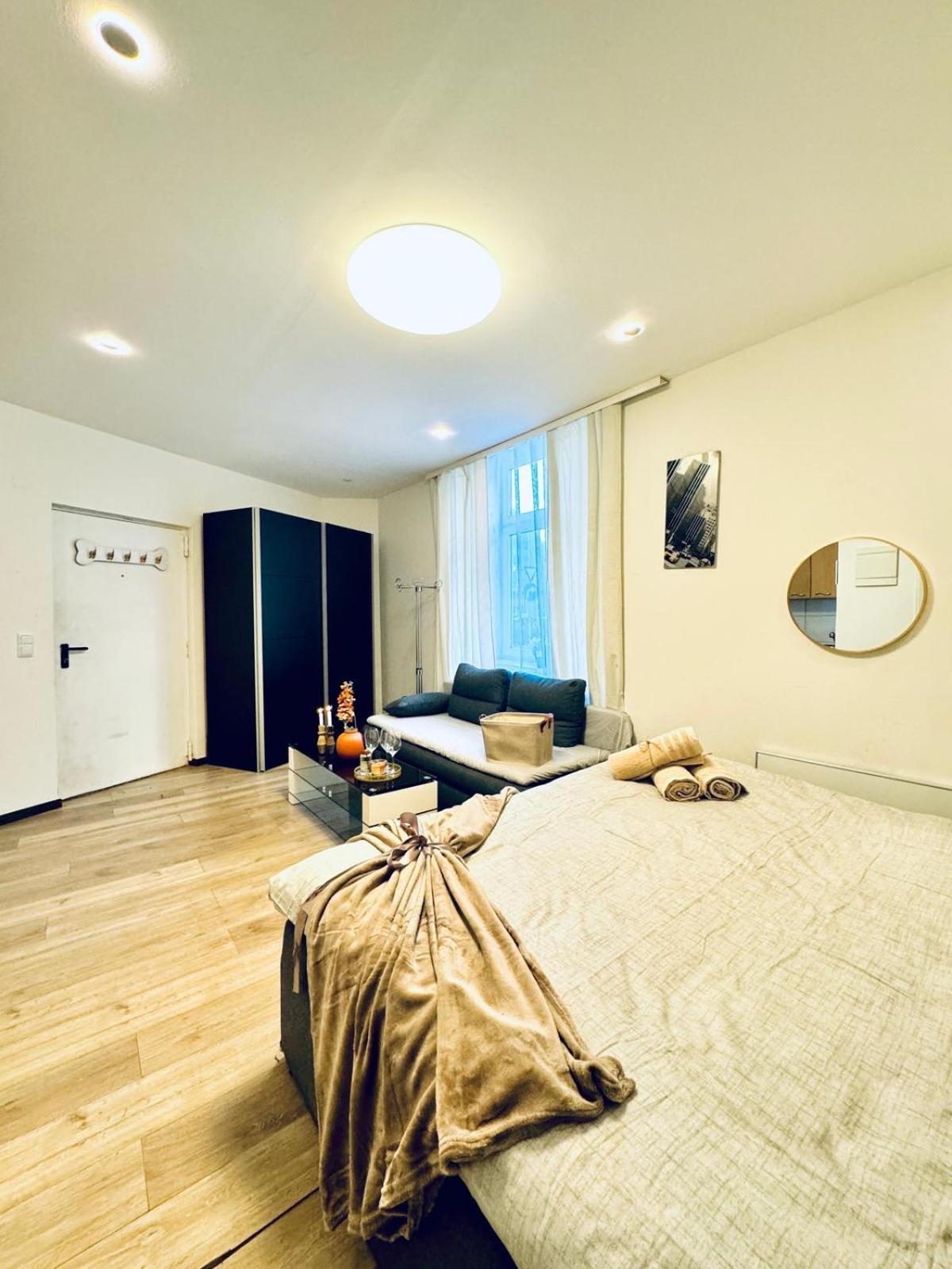 Central King Studio - 10 Mins Walk From Downtown فيينا المظهر الخارجي الصورة