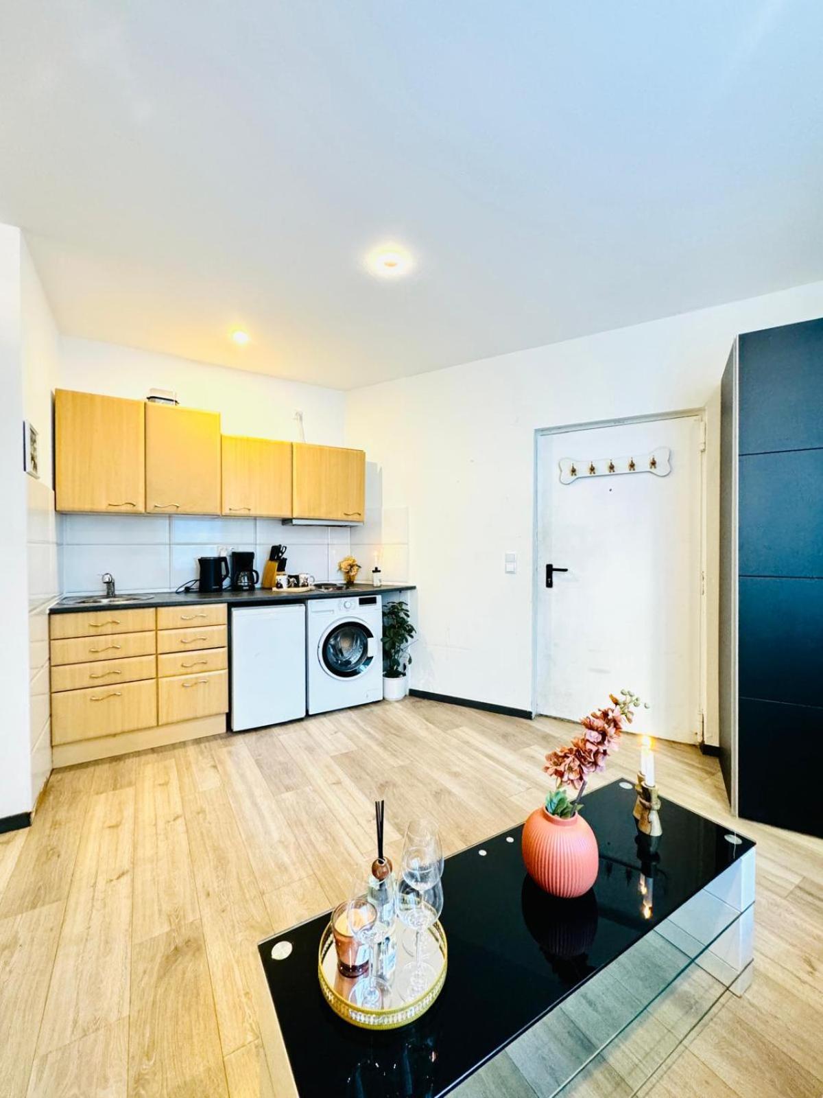 Central King Studio - 10 Mins Walk From Downtown فيينا المظهر الخارجي الصورة